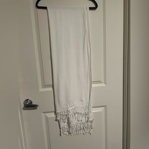 White scarf!